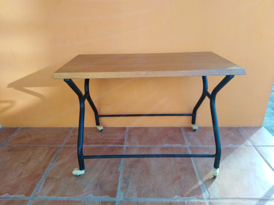 Mesa de apoio estilo industrial