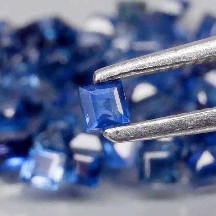 GRANADAS RODOLITA - 4.79 CT, SAFIRAS - 3.15 CT,SAFIRAS - 2,15 CT