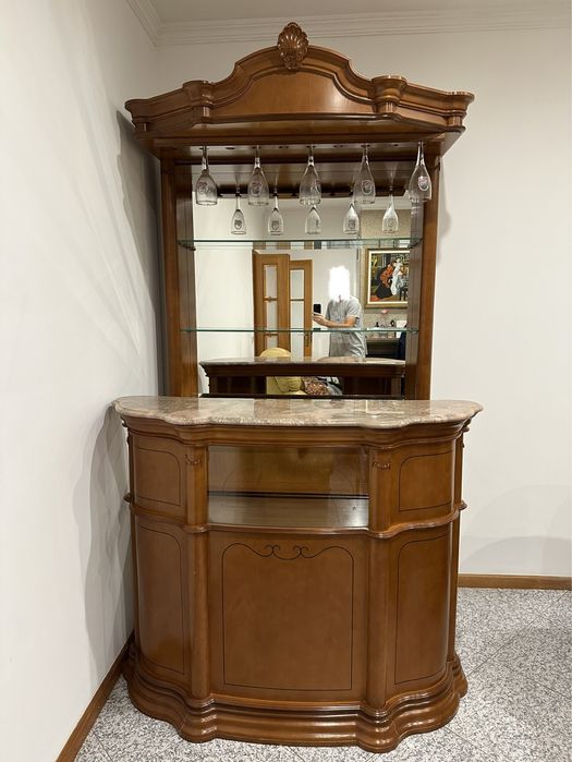 Bar de sala como “NOVO”