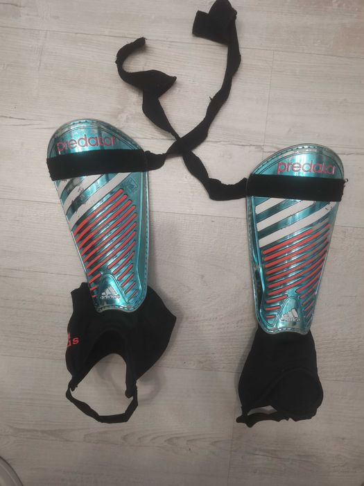 Футбольные щитки