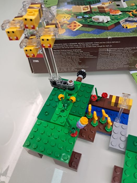 Lego Minecraft 21165 Pasieka