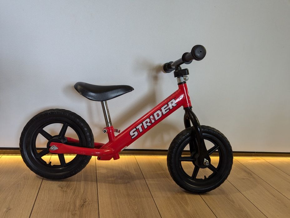 Дитячий самокат Ferrari
