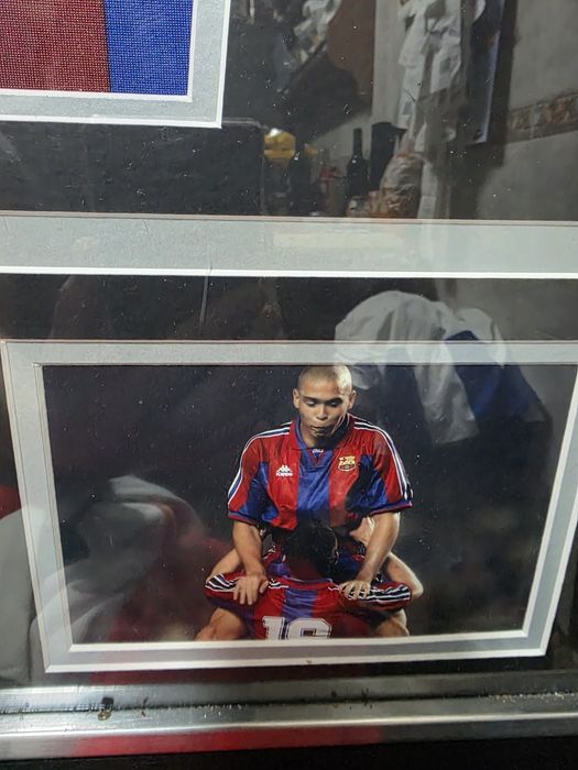 Camisola assinada e com certificado do ronaldo fenomeno.