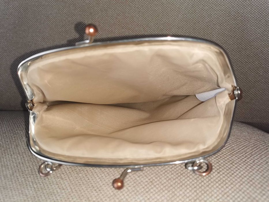 Mała torebeczka kosmetyczka złota