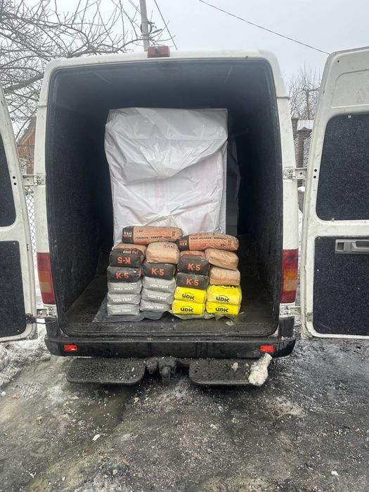 Вантажні перевезення Грузоперевозки та вивіз будівельного сміття