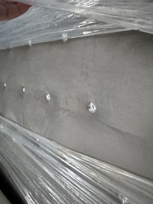 Нове спальне ліжко