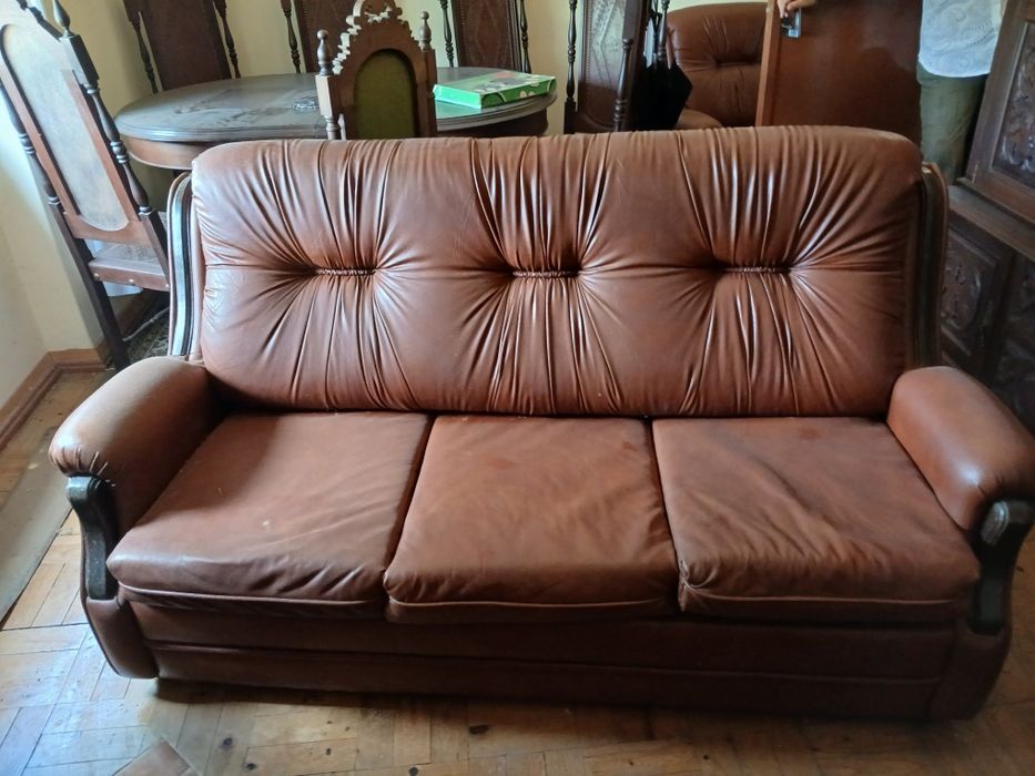 Sofa cama 3 lugares +2 individuais  em napa castanho
