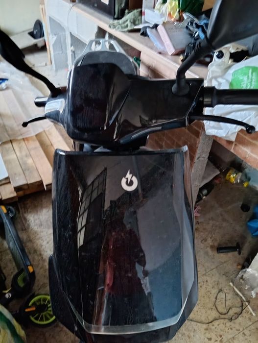 Vendo mota elétrica sem baterias está a trabalhar bem