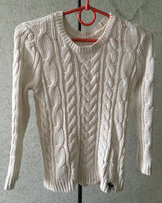 Кофточка біла, плаття піджак твідовий