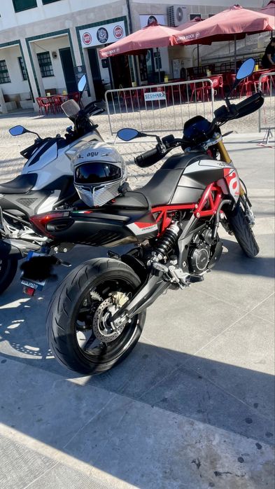 Aprilia Dorsoduro 900cc. (Carta A2)