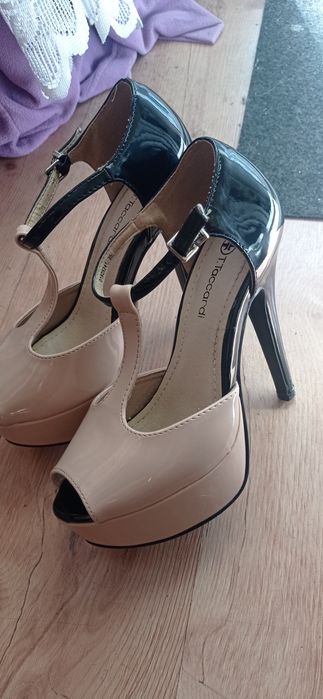 Szpilki   Taccardi  36