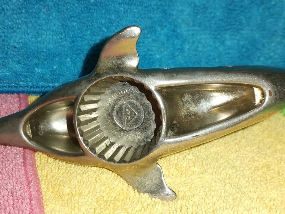 Abridor de garrafas em forma de golfinho BMF - Alemanha Ocidental