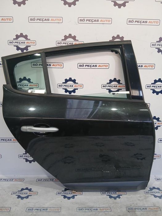 PORTA TRASEIRA DIREITA PRETA RENAULT MEGANE 3 1.5DCI 2009-2016 ANO: 20