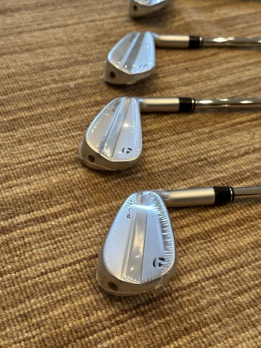 TaylorMade P790 Iron Set – New (Sealed)
