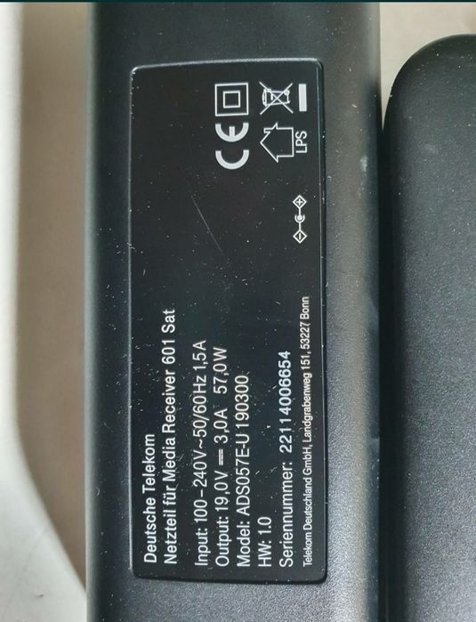 Заряднe для ноутбука Deutsche Telekom блок питани 19v 3A  57W