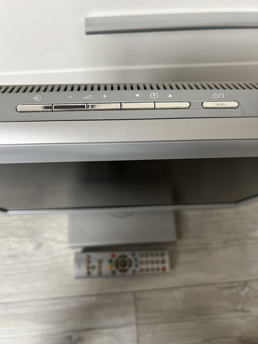 Телевізор  20дюймів LCD 20CL7R