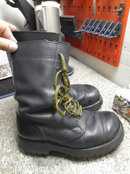 Botas de paraquedista novas n° 37 e n° 41. Troco por 39/40