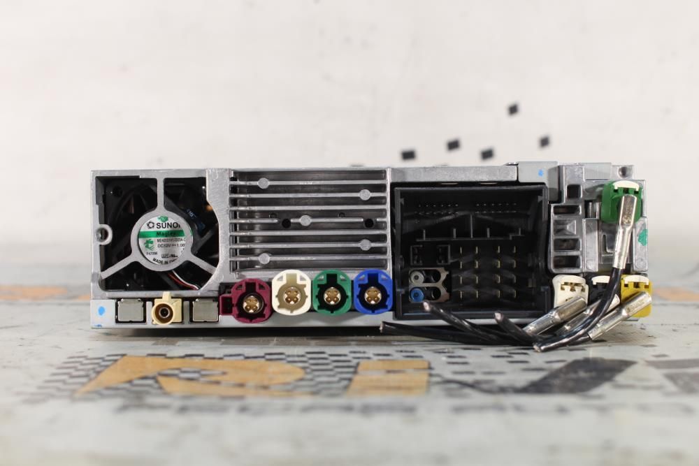 Rádio / auto-rádio BMW 1 (F20)