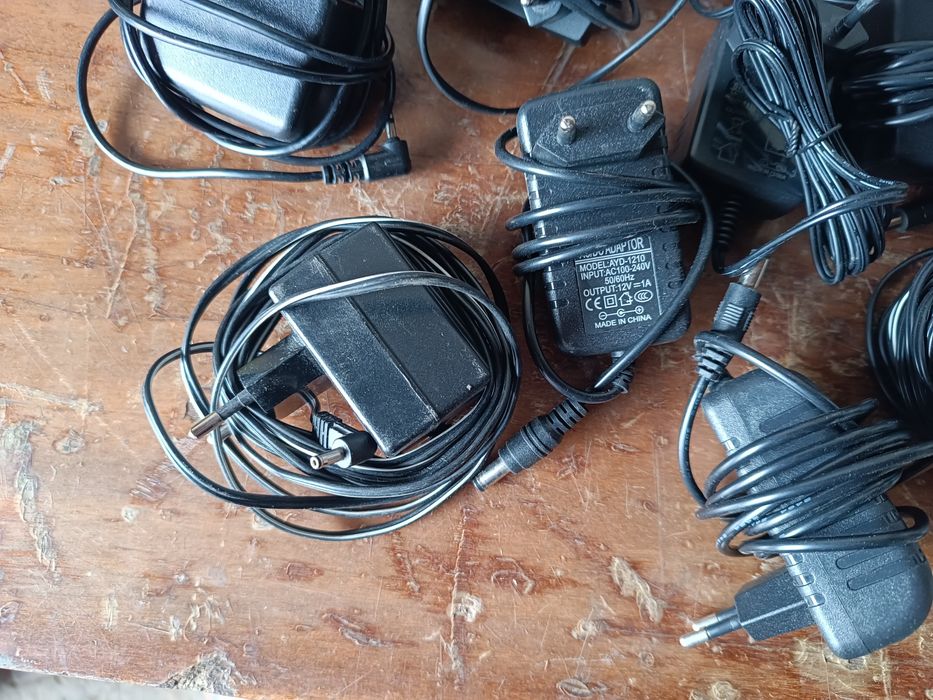 Блоки живлення різні