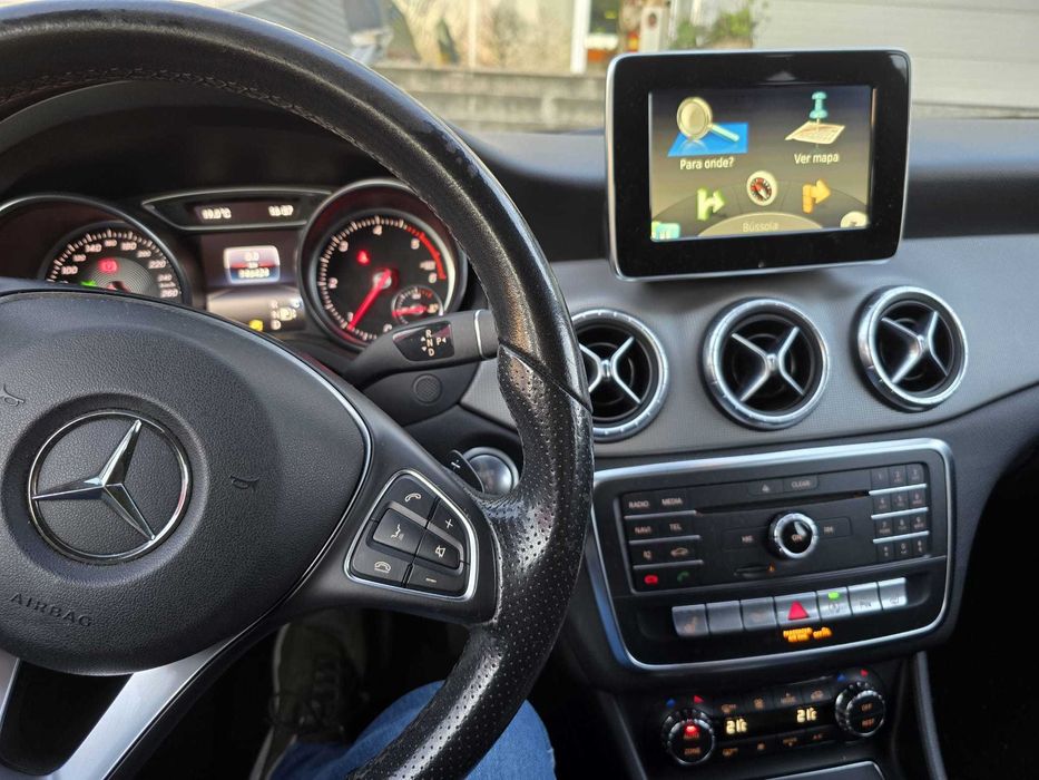 Mercedes CLA 180d automático