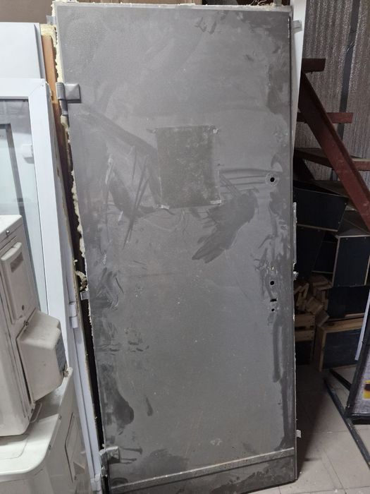 Двері залізні, броньовані двері, бронедверь