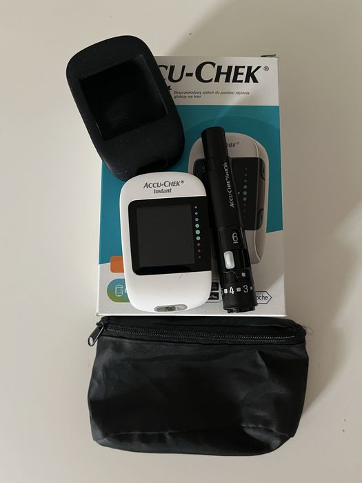 Glukometr Accu-check instant