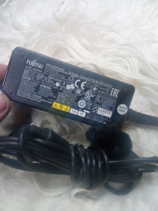 Електрошрот Fujitsu Asus Lenovo 5.5*2.5 40w 20V 2.0A блок живлення