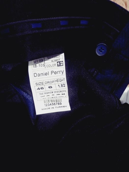 Продам.Стильный Костюм