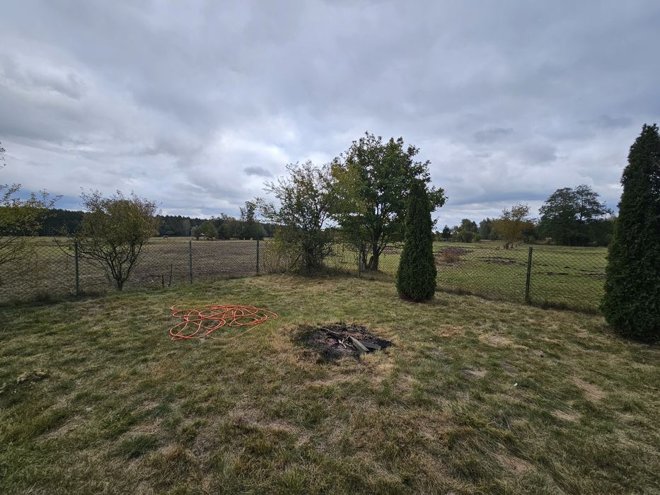 Sprzedam działkę rekreacyjno-budowlaną 1000 m2 plus zabudowania