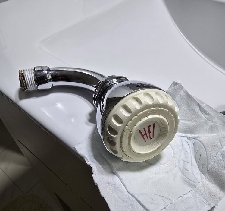 Chuveiro de parede, Inox.