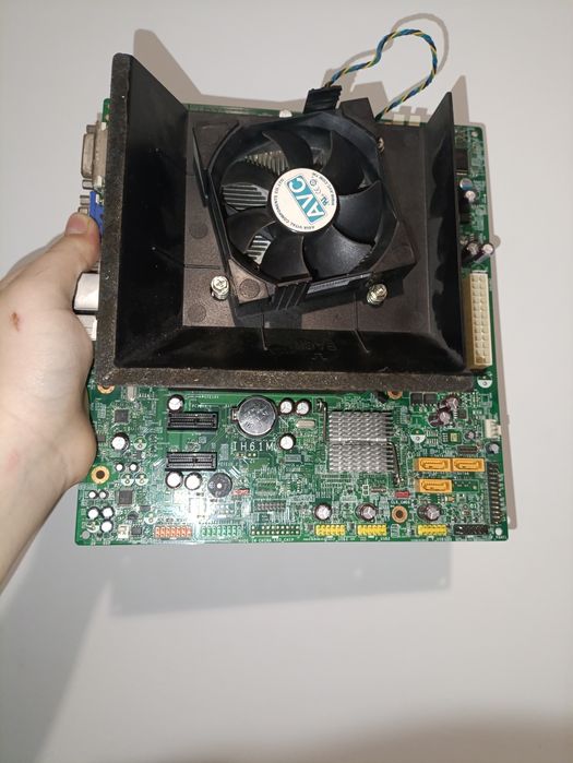 Лот комплектуючих для ПК материнські плати БП жорсткі диски і мелочь