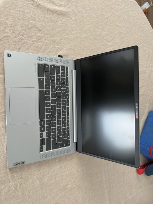 Portatil Lenovo IP Slim 3 Chrome 14m868