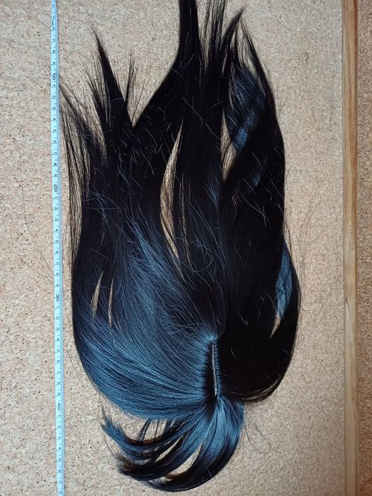Extensão / topper de cabelo.
Cerca de 35 cm.
Sintético natural.