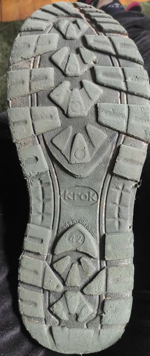 Чоботи чоловічі,р.42. кросівки 44 р.