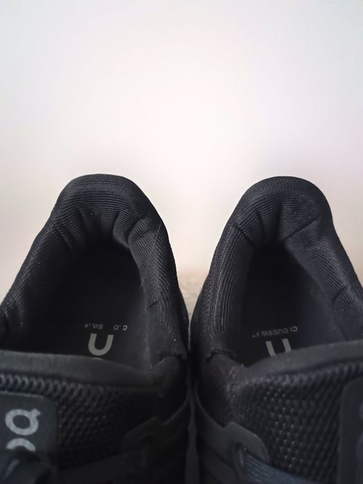 Оригінальні кросівки on cloud