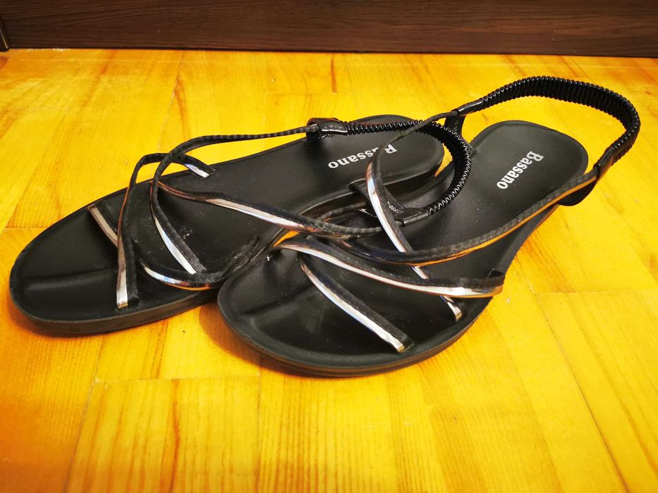 Sandały damskie, płaskie Bassano, rozmiar 39, wkładka 23,5 cm