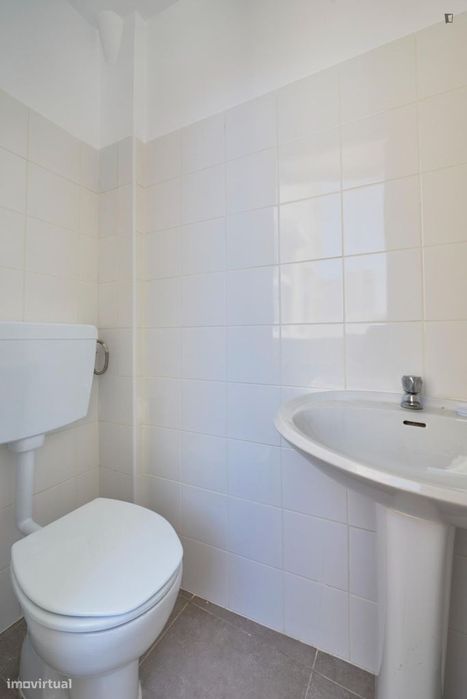 Quarto - localizado em Penha de França Lisbon