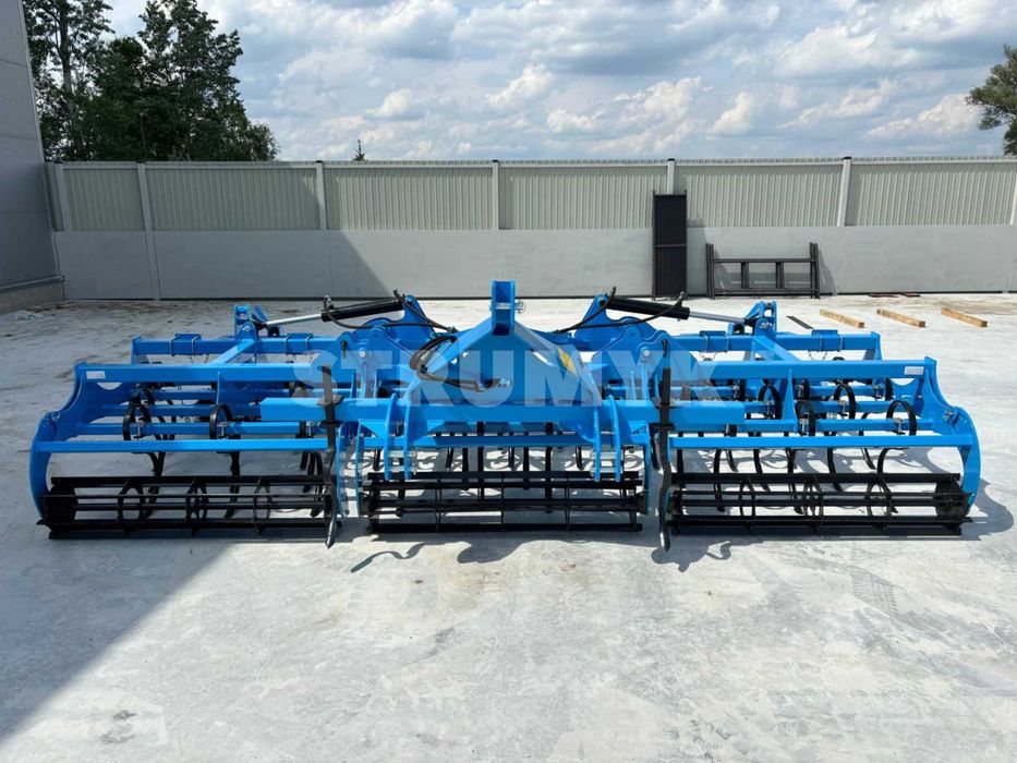 Agregat uprawowo-przedsiewny/ 4 rzędy zębów/ hydrauliczny STRUMYK
