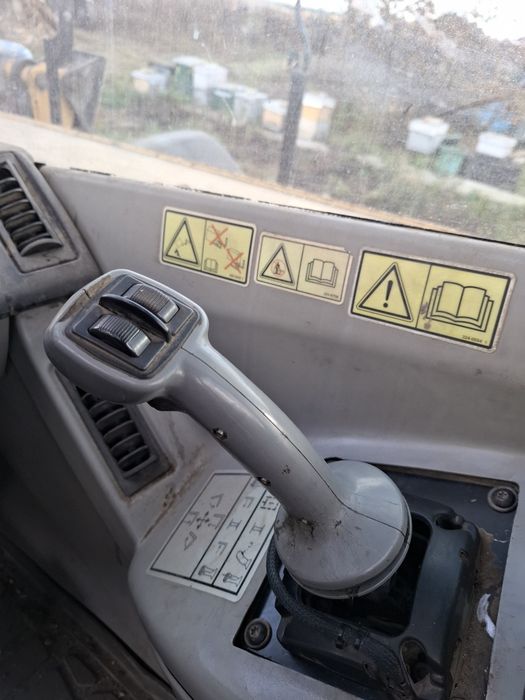 Навантажувач маніту, катерпілер джісібі