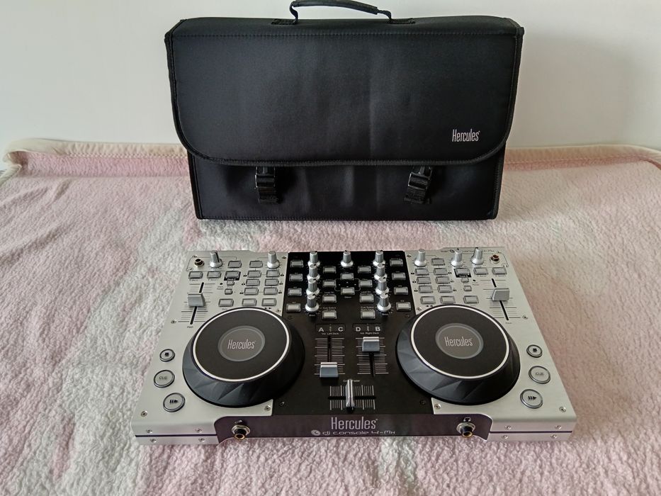 Controladora Hercules DJ Console 4 MX