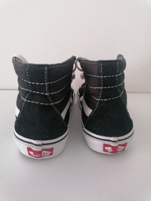 Sapatilhas Vans Sk8-Hi preto branco, Eur 35.0

Tamanho Eur 3