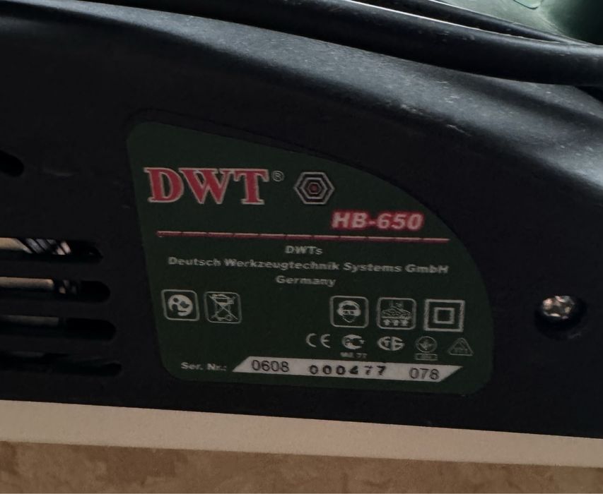 Продам електрорубанок DWT
