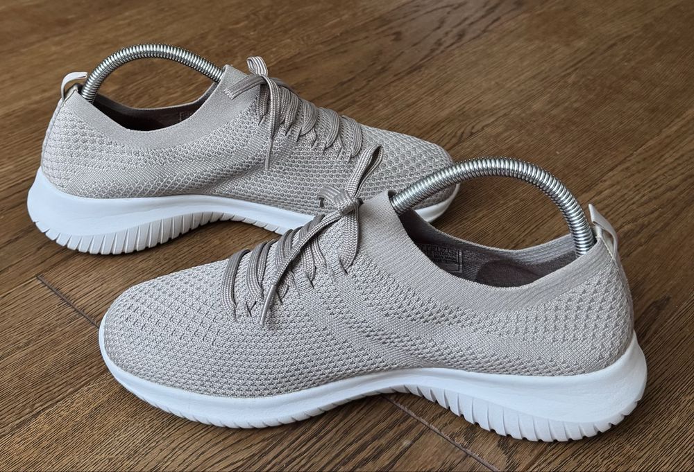 Skechers кросівки жіночі р.40(27 см)