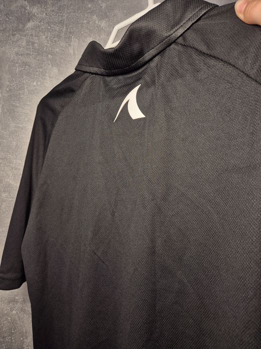 Футболка чоловіка MKO