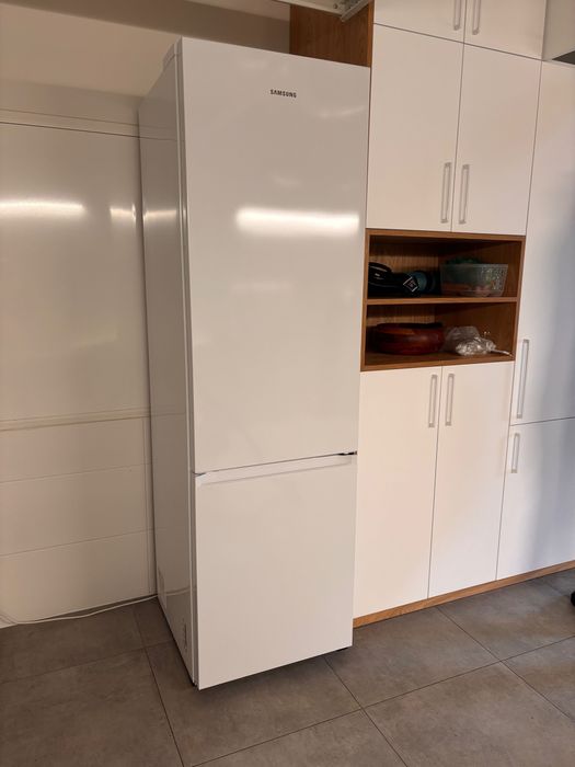 Lodówka wolnostojąca Samsung RB38C605CWW - jak nowa