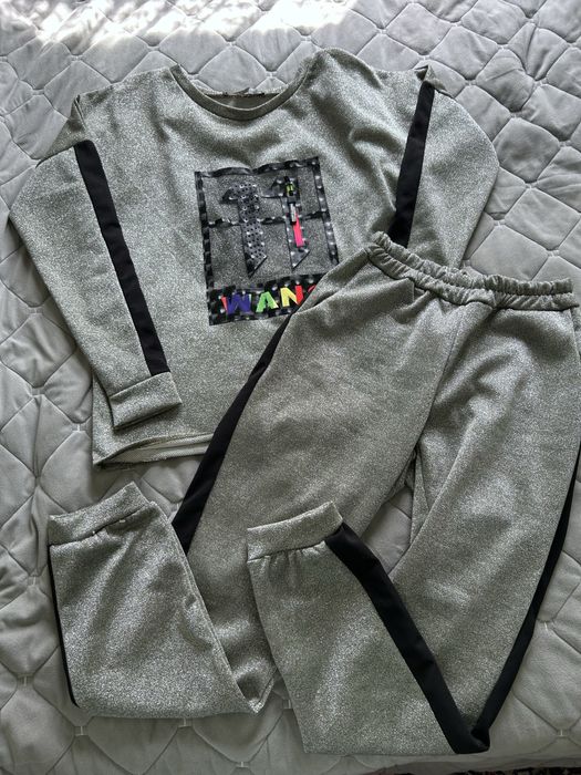 Прогулянковий костюм