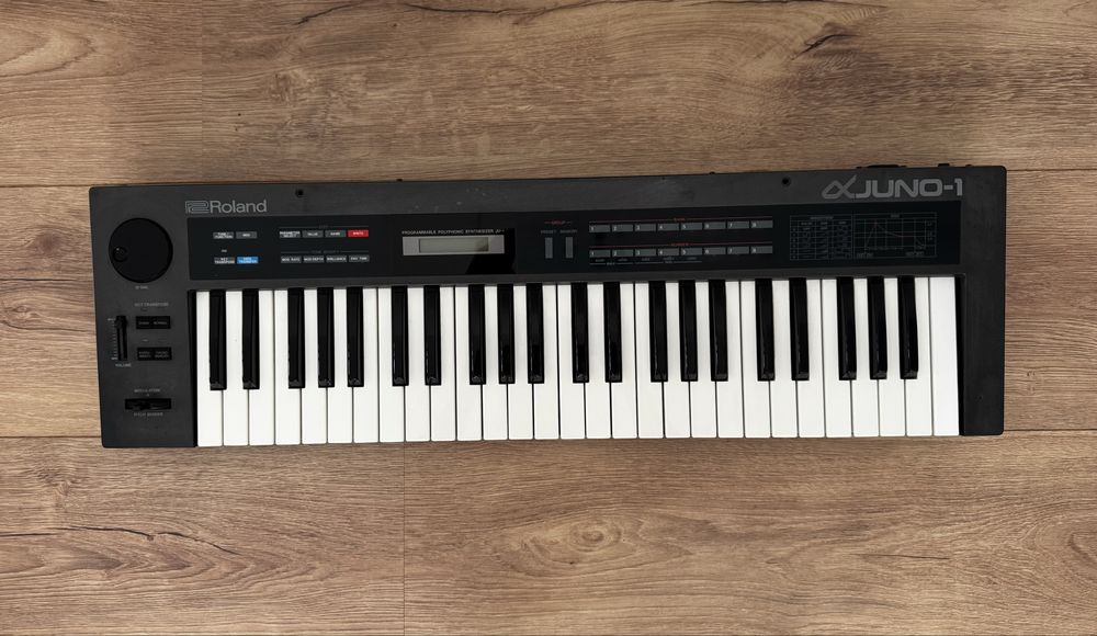 Roland  Alpha Juno 1