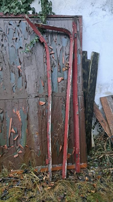 Drzwi garażowe na kątowniku stalowym