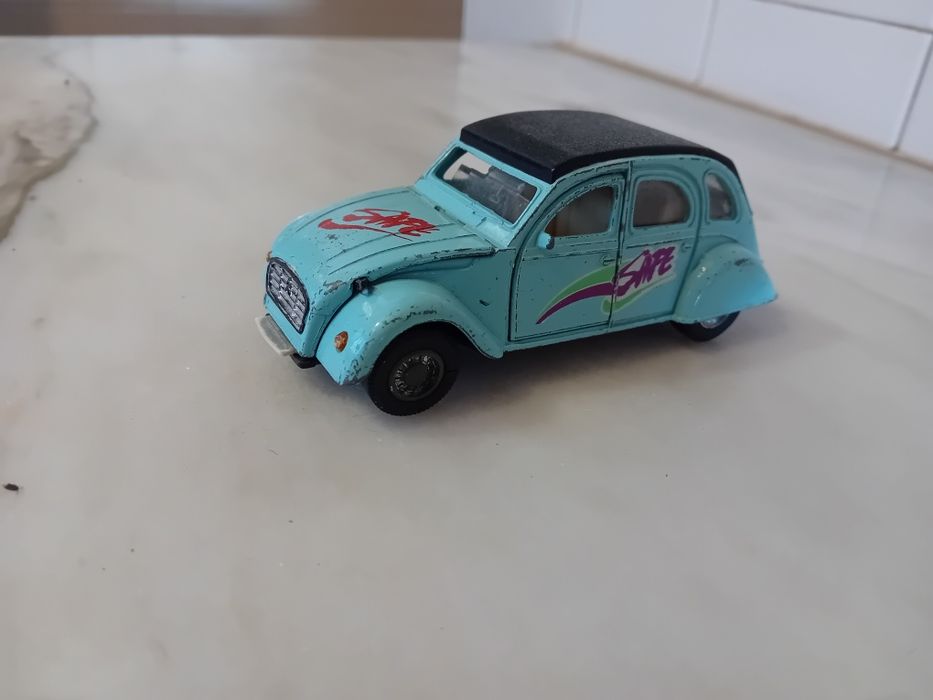 Miniatura Citroën 2 Cavalos Antiga Escala 1:32