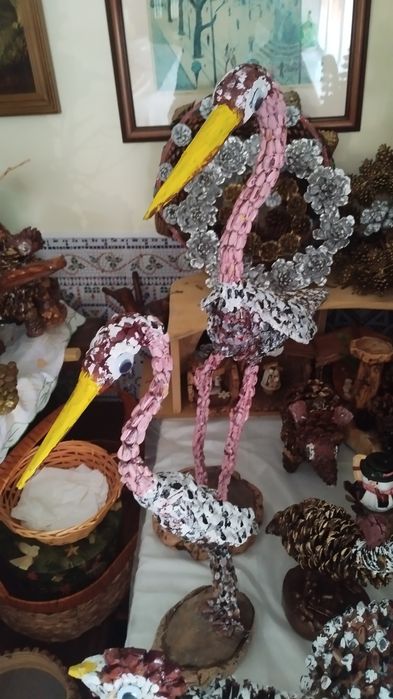Artesanato de pinhas decorativas
